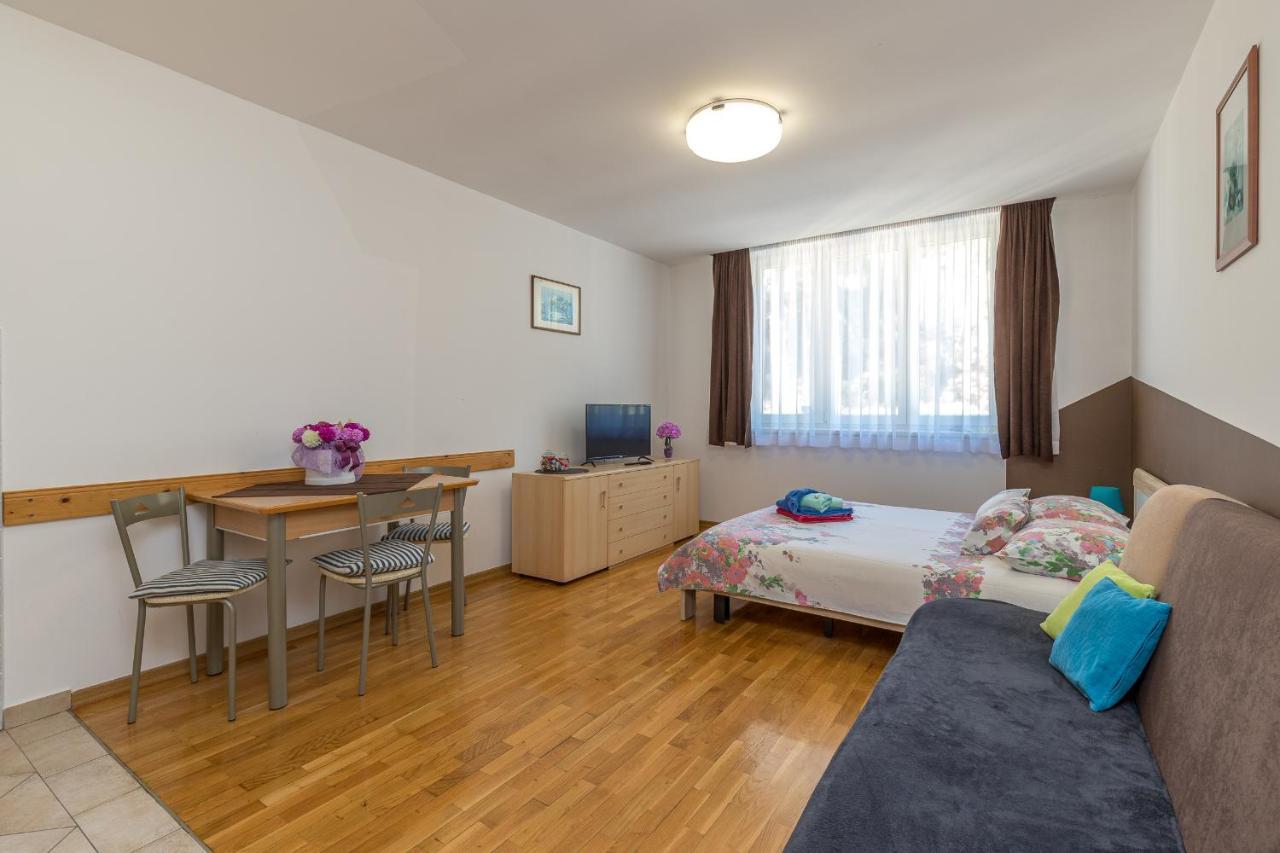 Apartments Vasic Πούλα Εξωτερικό φωτογραφία